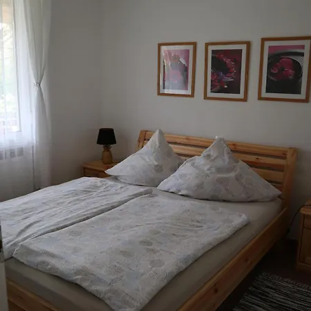 Sarah,s Appartement Nikla